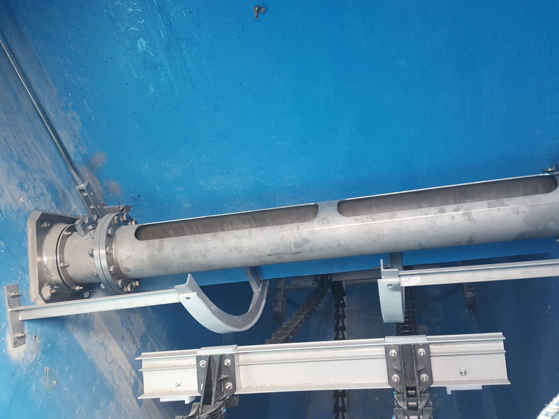 pipe skimmer02.jpg